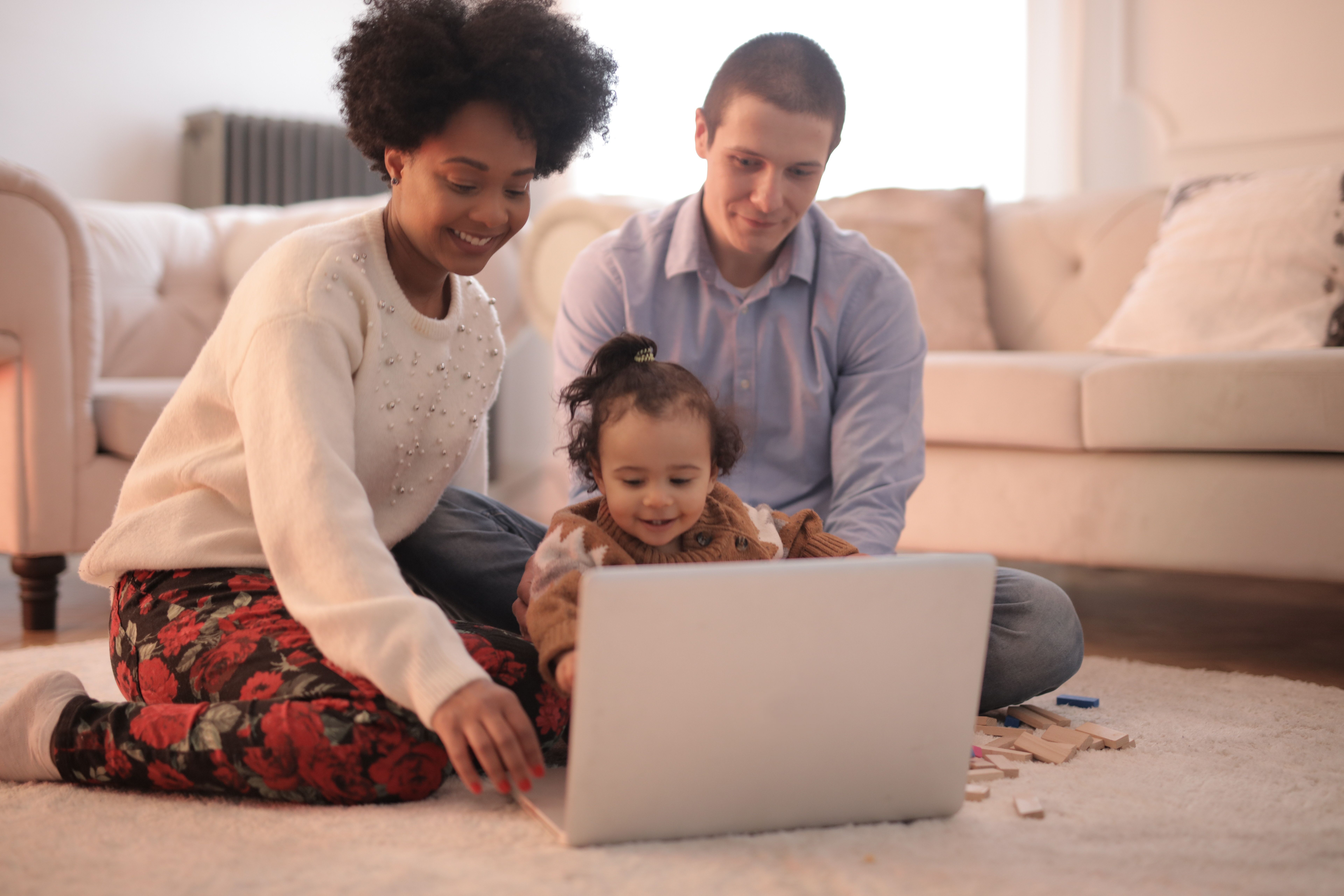 Stewardit — a family looking a their computer
